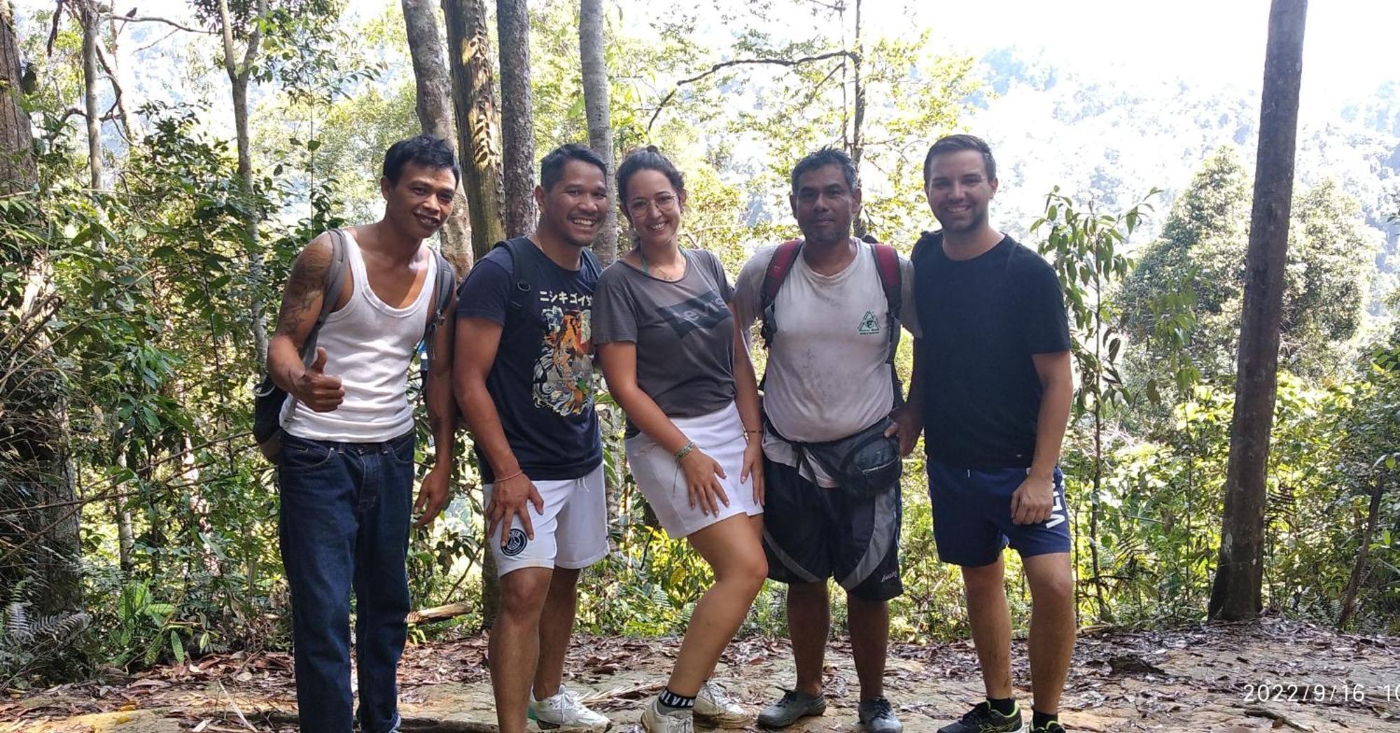 Orangutantreksumatra & Lovely Jungle Lodge Only Book If You Are Treking With Us Bukit Lawang Δωμάτιο φωτογραφία