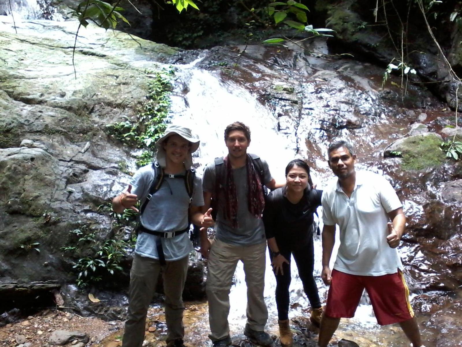Orangutantreksumatra & Lovely Jungle Lodge Only Book If You Are Treking With Us Bukit Lawang Δωμάτιο φωτογραφία